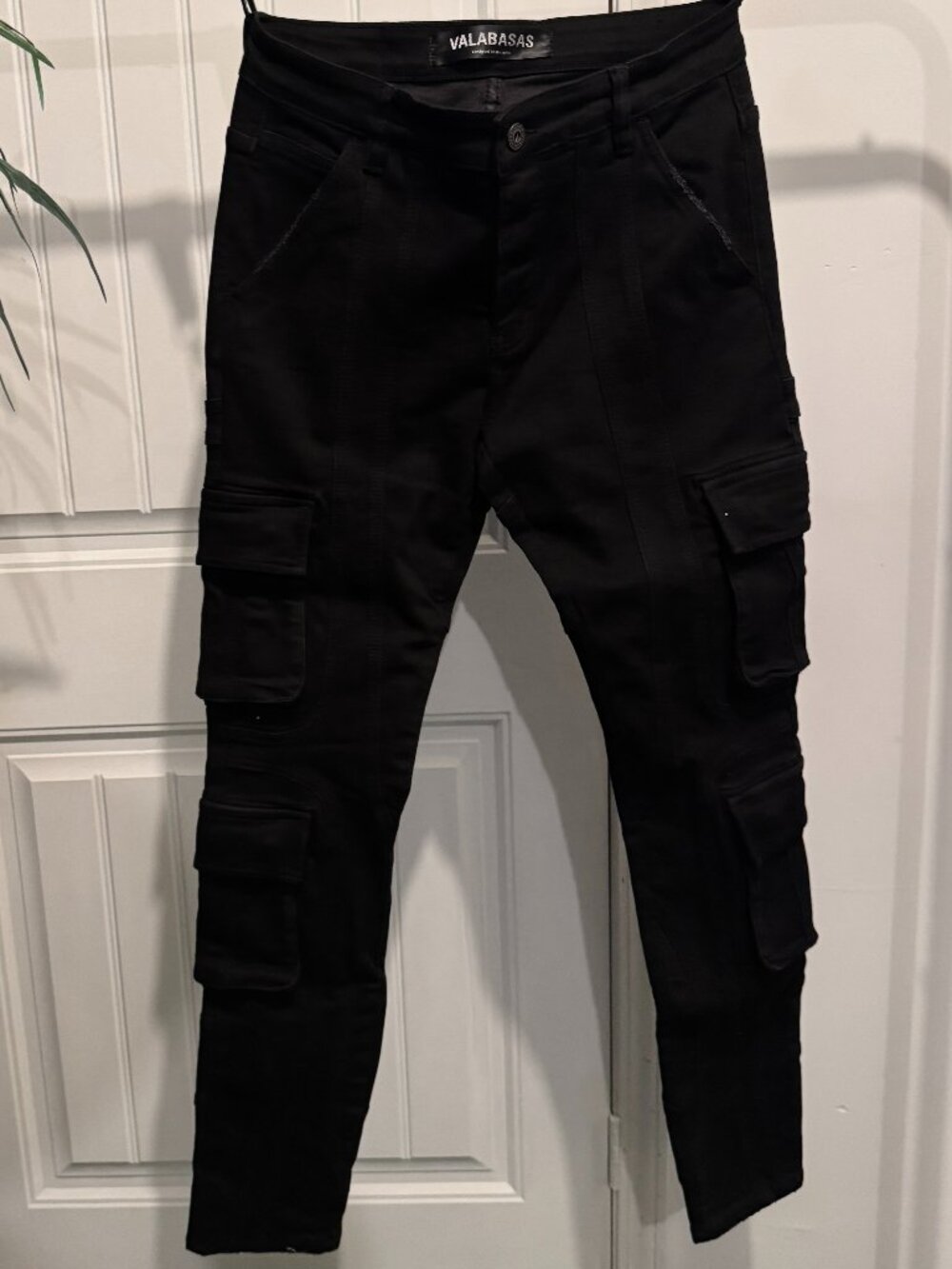 New w tags VALABASAS Jeans size 32 Black CARGOS